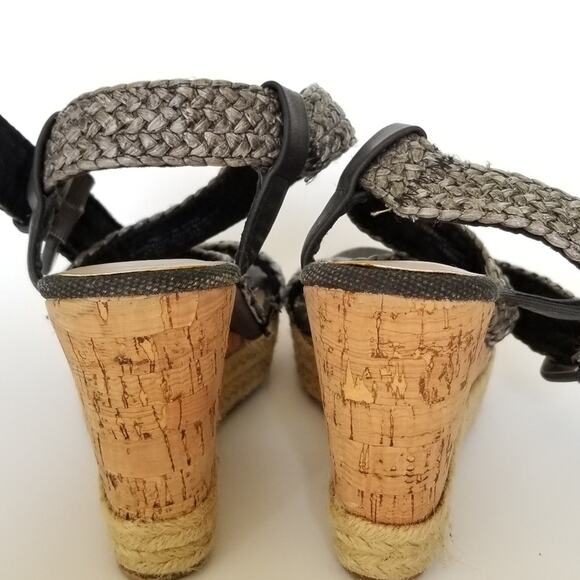 Baretraps strappy wedges 4" height size 7 - Picture 3 of 4